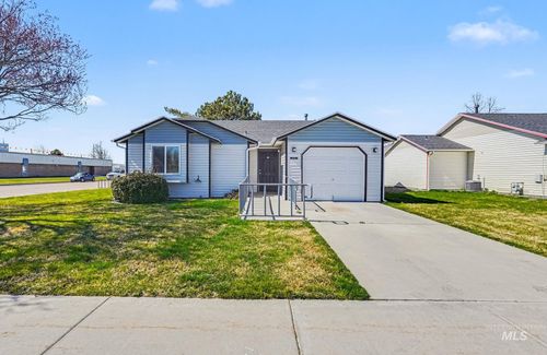 17 S Benewah Dr, Nampa, ID, 83651-2427 | Card Image