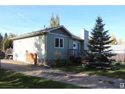 4704 48 St, House other with 2 bedrooms, 1 bathrooms and null parking in Alberta Beach AB | Image 2