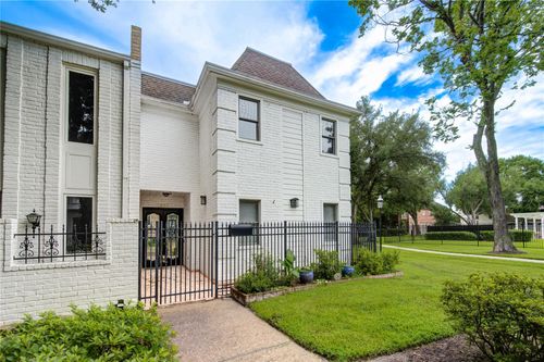 7622 Olympia Dr, Houston, TX, 77063-1921 | Card Image