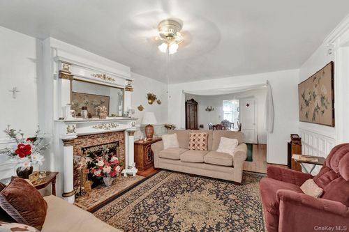 469 47th St, Brooklyn, NY, 11220-1215 | Card Image