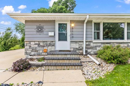 3117 S Western Avenue, Sioux Falls, SD, 57105 | Card Image