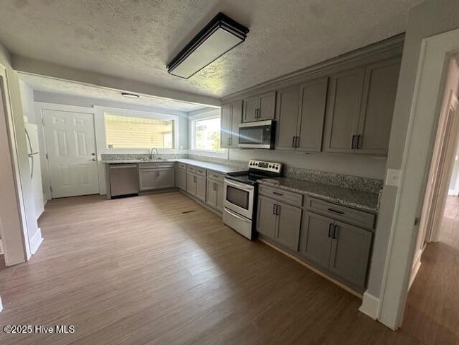 Kitchen | Image 7