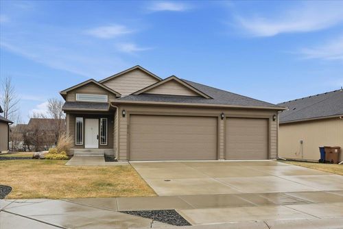 8416 N Summerhill Ln, Spokane, WA, 99208-6913 | Card Image