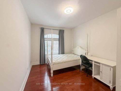 unit-1-275 Estelle Ave, North York, ON, M2N5J4 | Card Image