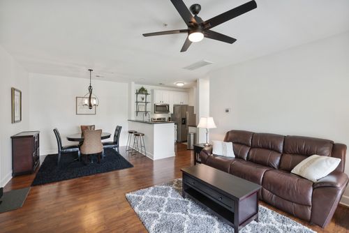 a8-4720 Brighton Village Dr, Nashville, TN, 37211-6672 | Card Image