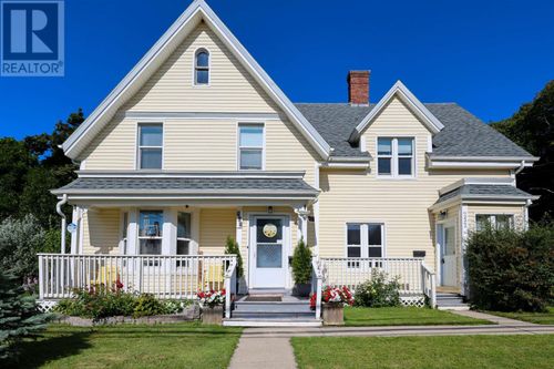 250-252 Central St, Summerside, PE, C1N3M4 | Card Image