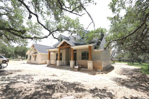 1118 Hummingbird Ln, Adkins, TX, 78101-2710 | Card Image