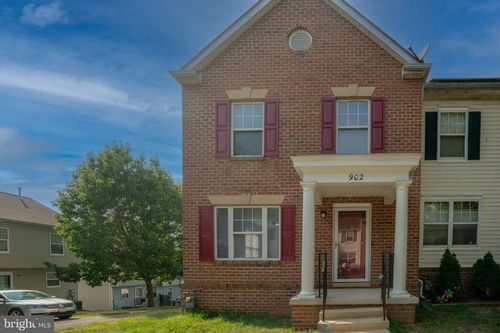 902 Blakney Ln Se, WASHINGTON, DC, 20032-4336 | Card Image