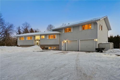 8941 Wellington Rd 50, Acton, ON, L7J2L8 | Card Image