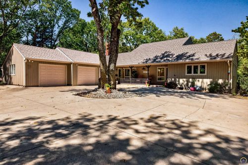 5934 Sw 47th St, Topeka, KS, 66610-1203 | Card Image