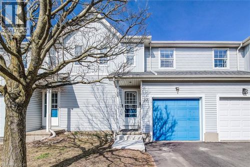 27-90 Mooregate Cres, Kitchener, ON, N2M5P7 | Card Image