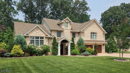 92 Hall Dr, Clark, NJ, 07066-2038 | Card Image