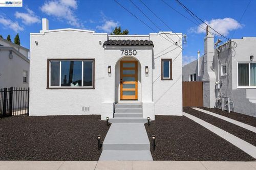 7850 Lockwood St, Oakland, CA, 94621-2636 | Card Image