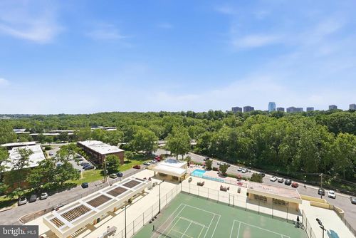 821-4500 S Four Mile Run Dr, ARLINGTON, VA, 22204-3577 | Card Image