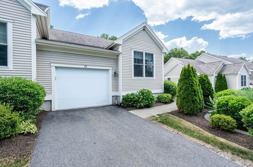 670-72 Grey Hawk Dr, Mashpee, MA, 02649-4420 | Card Image