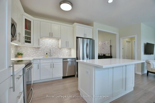 16 Starboard Cir, House other with 3 bedrooms, 3 bathrooms and 2 parking in Wasaga Beach ON | Image 16