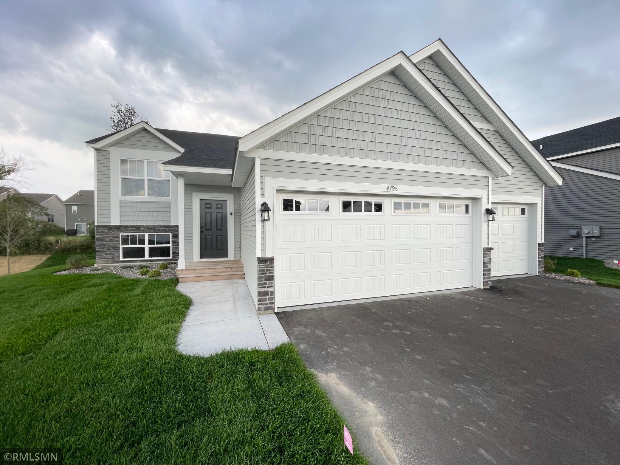 162nd Way, Hugo, MN 55038