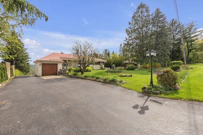 86 Maple Ave, House other with 2 bedrooms, 2 bathrooms and 15 parking in Dundas ON | Image 4