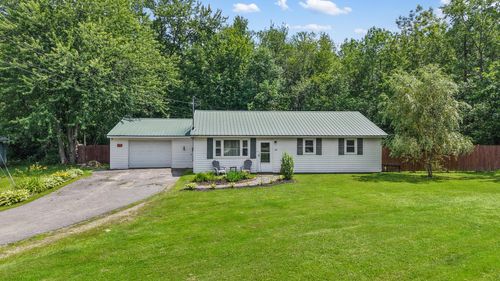 24 Birch St, Newport, ME, 04953-3301 | Card Image