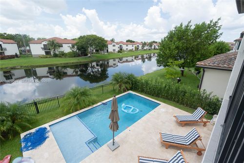 11826 Sw 13th Ct, Pembroke Pines, FL, 33025-4813 | Card Image