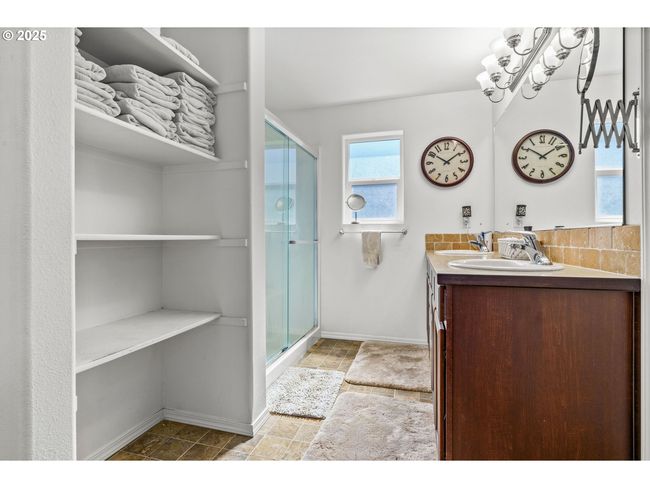 1972 Adelman Loop, House other with 3 bedrooms, 3 bathrooms and 2 parking in Eugene OR | Image 24