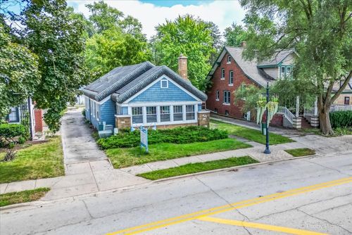 421 N Hough Street, Barrington, IL, 60010 | Card Image