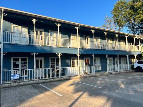 504 N Oak St, Roanoke, TX, 76262-5010 | Card Image