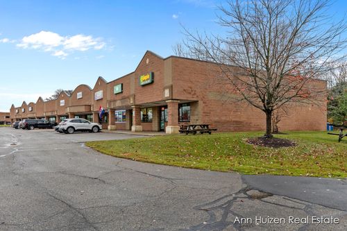 111-8436 Homestead Dr, Zeeland, MI, 49464-8390 | Card Image