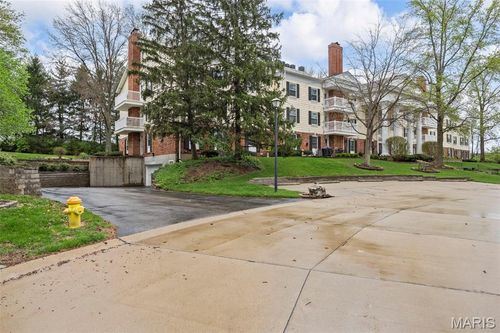 apt-2-15038 Claymoor Ct, Chesterfield, MO, 63017-7846 | Card Image