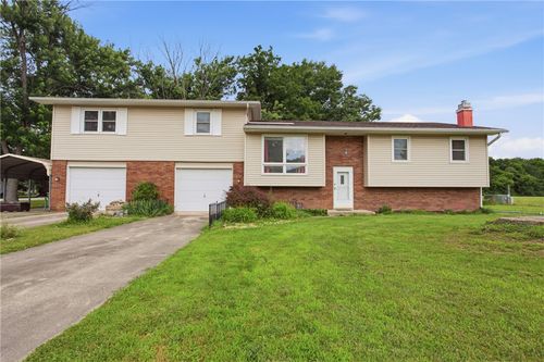 15115 N Nazarene Rd, Effingham, IL, 62401-7410 | Card Image