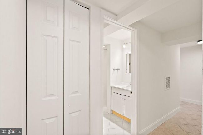 2280 Cocquina Dr, House other with 5 bedrooms, 2 bathrooms and null parking in RESTON VA | Image 51