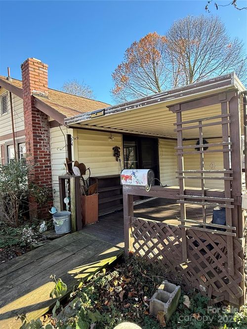 54 School House Dr, Canton, NC, 28716-3252 | Card Image