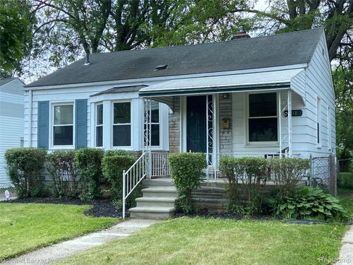 18980 Roscommon St, Harper Woods, MI, 48225-2114 | Card Image