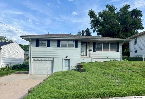 8304 Seward St, Omaha, NE, 68114-1564 | Card Image