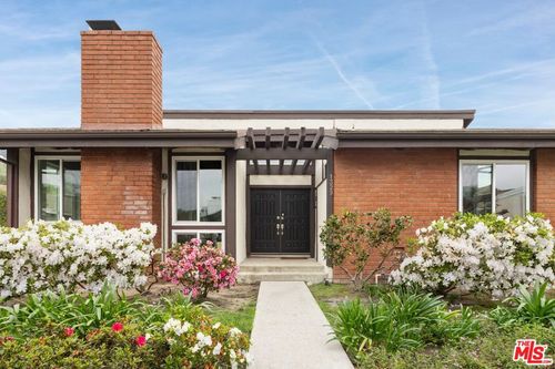 1329 Avenida De Cortez, Pacific Palisades, CA, 90272-2124 | Card Image