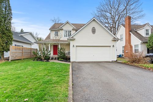 12 Oak Dr, Niagara on the Lake, ON, L0S1J0 | Card Image