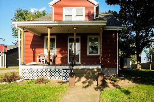 511 7th Ave, Clarence, IA, 52216-9412 | Card Image