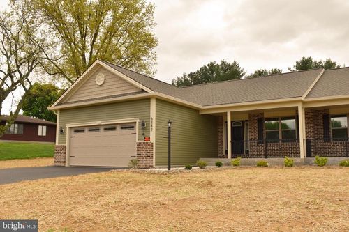 6342 Penn National Dr, FAYETTEVILLE, PA, 17222-9658 | Card Image