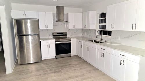 720 Swiss Dr, LAKELAND, FL, 33810-2888 | Card Image