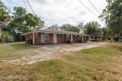 3303 Silver Street, Home with 6 bedrooms, 3 bathrooms and null parking in Jacksonville FL | Image 2