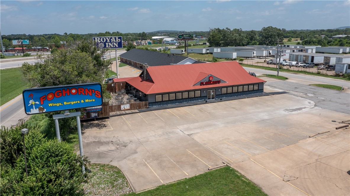 1100 48Th Pl, Springdale, AR 72762
