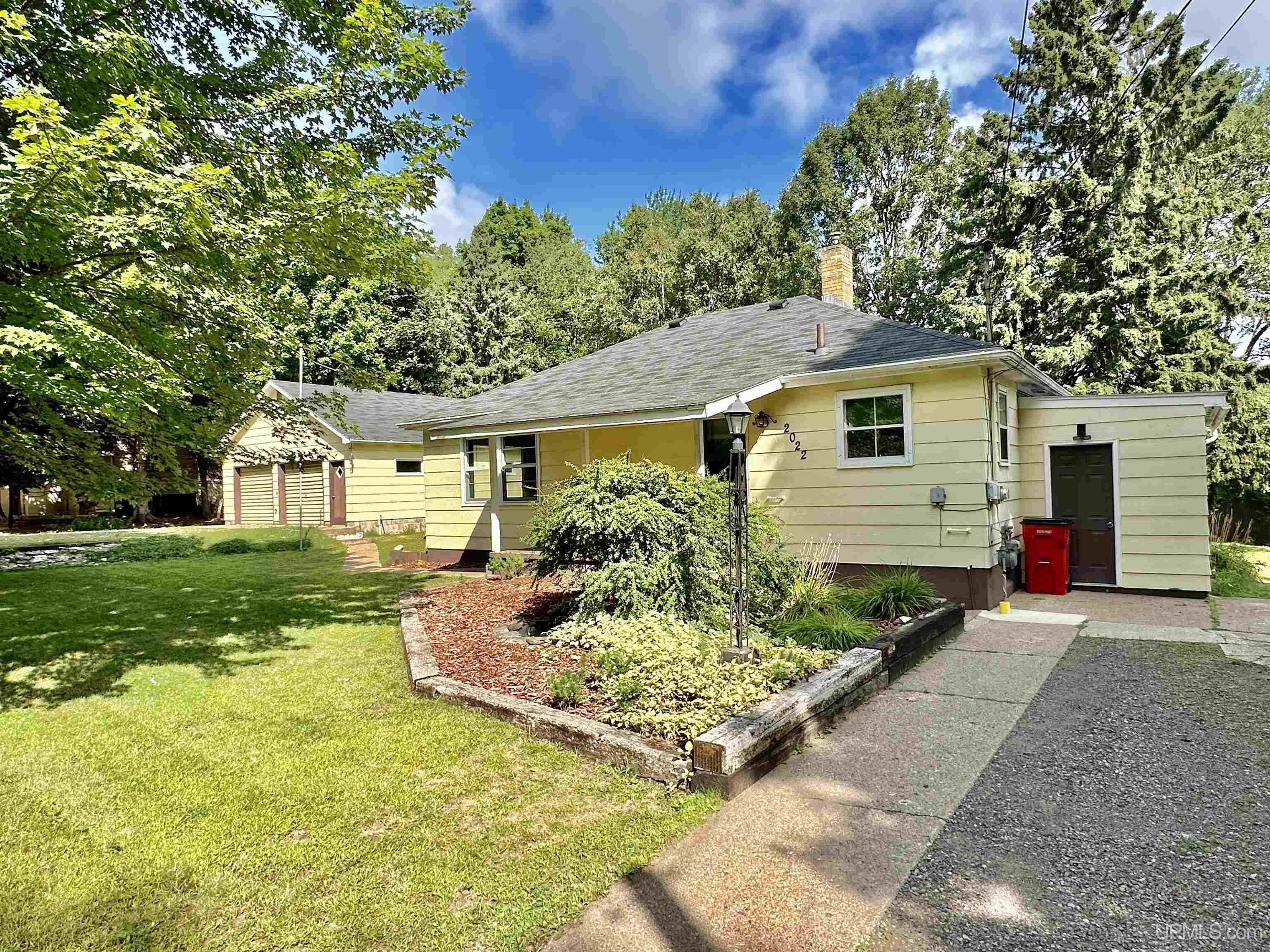 Center St, Marquette, MI 49855