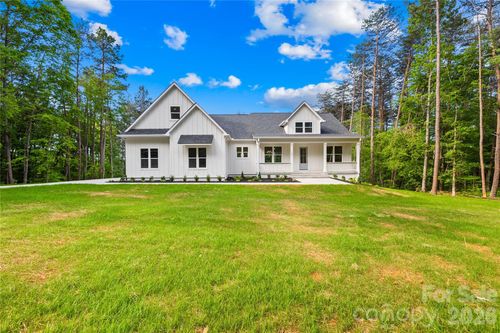 123 Pier Dr, Statesville, NC, 28677 | Card Image