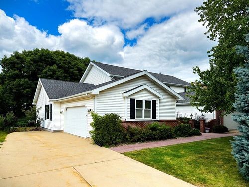 1206 N High Point Rd, Middleton, WI, 53562-3680 | Card Image