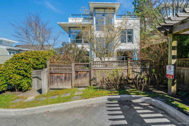 6022 Chancellor Mews, Townhouse with 3 bedrooms, 3 bathrooms and 2 parking in Vancouver BC | Image 3