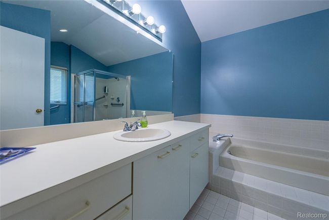 Bathroom | Image 20