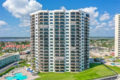 207 - 2555 S Atlantic Avenue, Condo with 2 bedrooms, 2 bathrooms and null parking in Daytona Beach Shores FL | Image 1