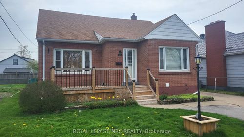 main-floor-240 Wallace Avenue S, Welland, ON, L3B1R6 | Card Image