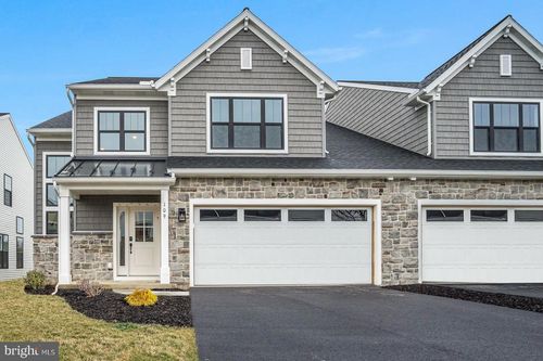 109 Village Dr, MILLERSVILLE, PA, 17551-1947 | Card Image