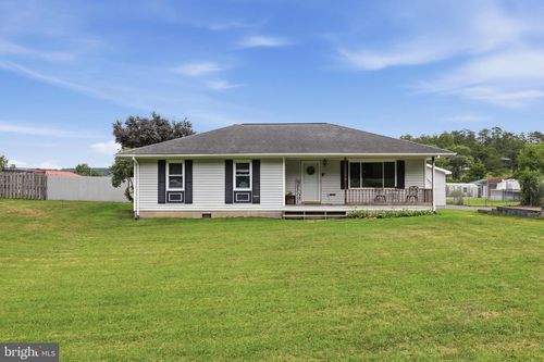 102 Wishbone Cir, HEDGESVILLE, WV, 25427-5455 | Card Image